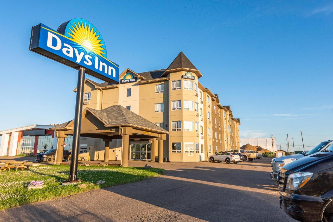 Days Inn By Wyndham Bonnyville Экстерьер фото