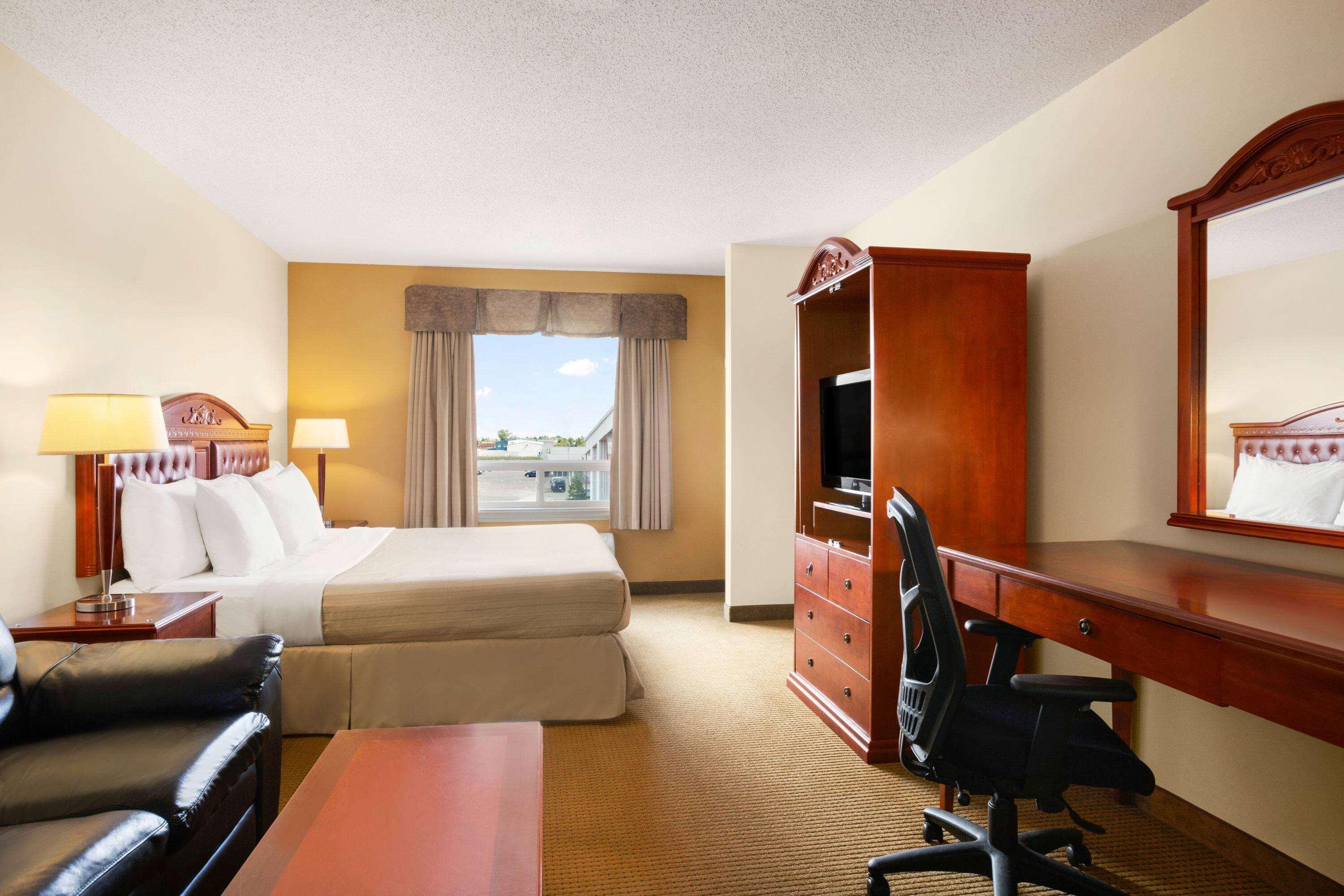 Days Inn By Wyndham Bonnyville Экстерьер фото